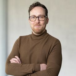 Aldo Samueli, Geschäftsführer