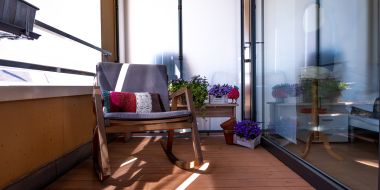 Balkon mit Sessel