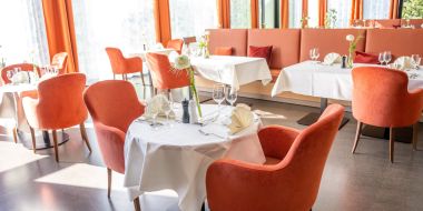 gedeckte Tische im Restaurant