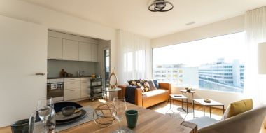Küche und Wohnzimmer