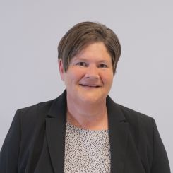 Karin Lüthold, Geschäftsführerin