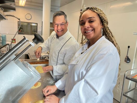 "Happy Days" goes International