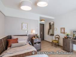 Pflegezimmer mit Pflegebett