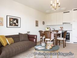 Küche und Wohnzimmer