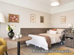 Pflegebett imPflegezimmer