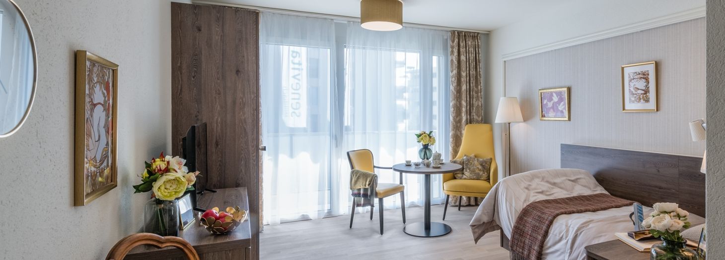 Pflege in der Senevita Mülibach