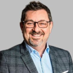 Mauro Cerutti, Geschäftsführer