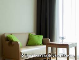 Sofa und Tisch