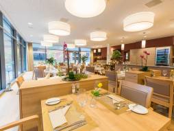 gedeckte Tische im Restaurant