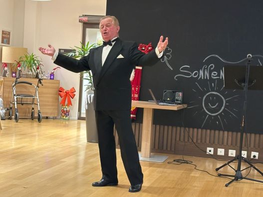Konrad Debski verwandelte das Restaurant in ein kleines Opernhaus