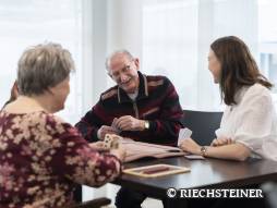 drei Personen am spielen