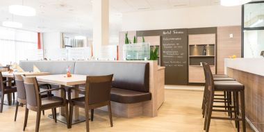 Tische im Restaurant