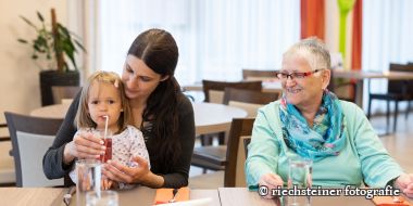 Zwei Frauen mit Kind