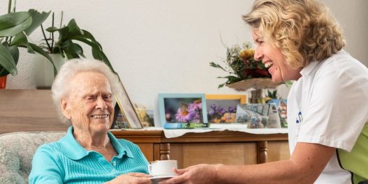 Wir helfen im Haushalt