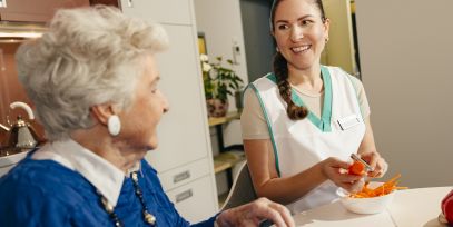 Wir helfen im Haushalt