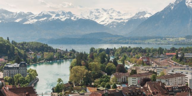 Private Spitex Berner Oberland | Fürsorgliche Pflege im Alter | Führend in Pflege-Leistungen