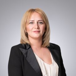 Marigona Aliti, Geschäftsführerin